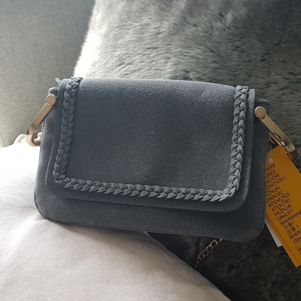 NWT Grey purse with gold tone hardware - Picture 1 of 5